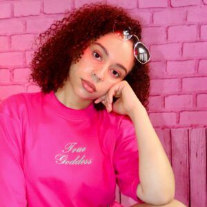 T-shirt 'Get in touch with your femininity'